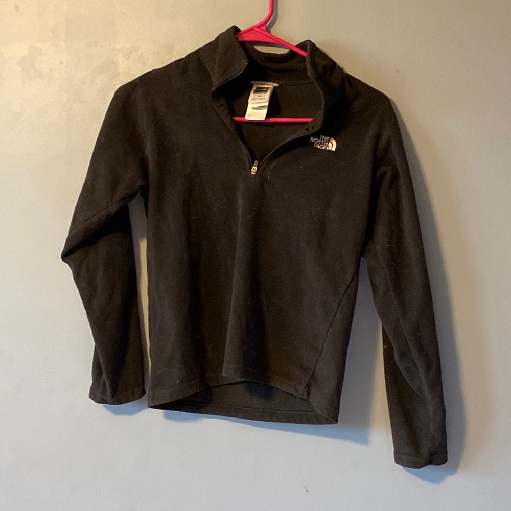 Black North Face pullover